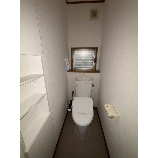 恩名5丁目戸建のトイレ写真