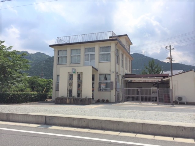 郵便局　丹南郵便局（郵便局）まで646m