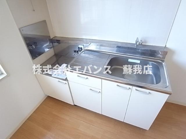 キッチン　コンパクトなキッチンで掃除もラクラク