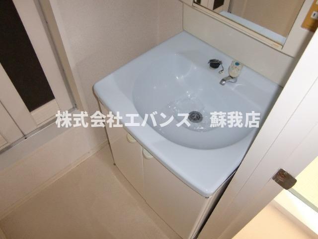 洗面設備　独立洗面台です