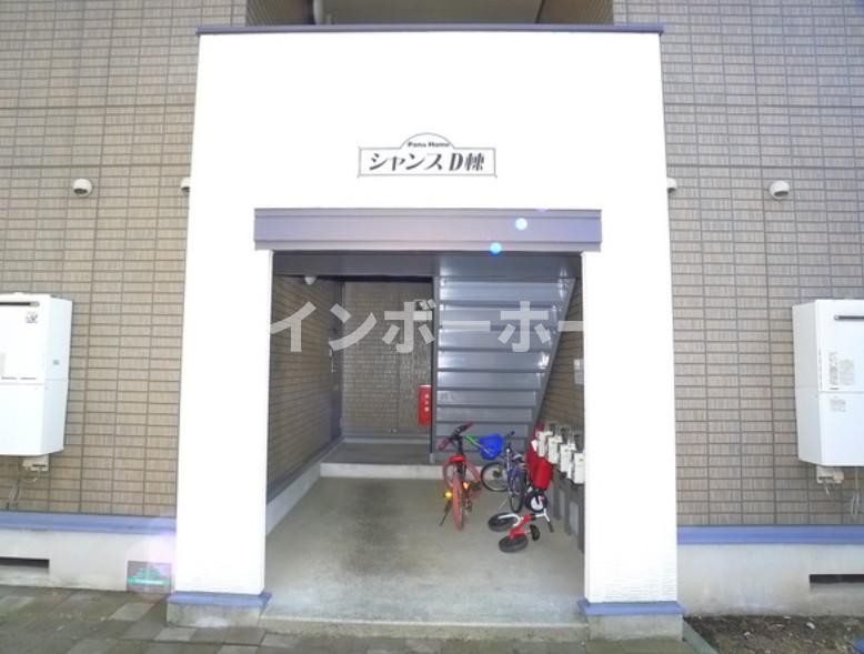 エントランス　ゆとりのあるエントランスです
