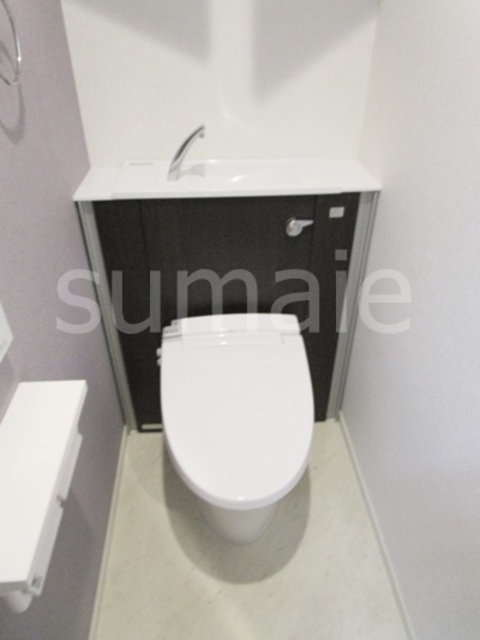 トイレ　温水洗浄便座付きトイレです