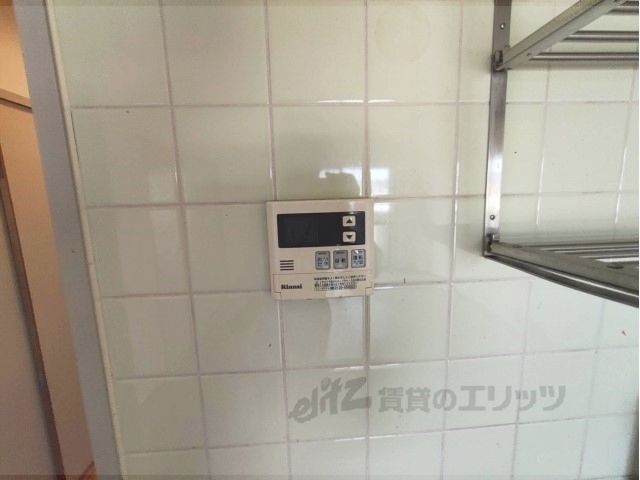 その他設備　給湯器リモコン