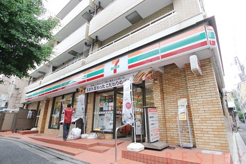 コンビニ　セブンイレブン小石川白山通り店（コンビニ）まで408m