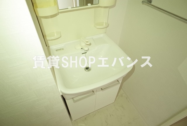 洗面設備　コンパクトで使いやすい洗面所