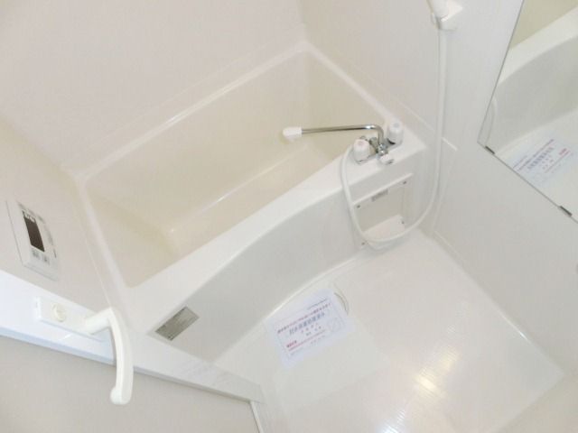バス・シャワールーム　きれいなバスルーム
