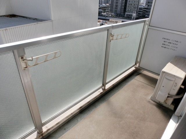 バルコニー　奥行きのあるバルコニー