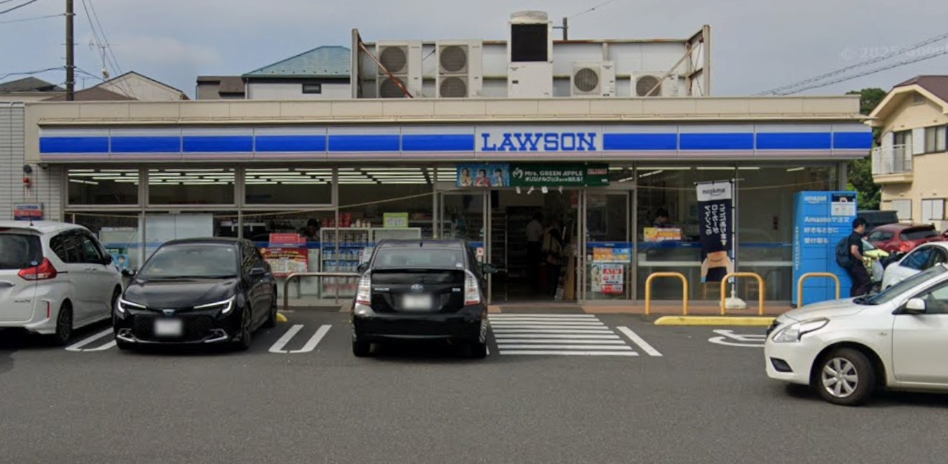 コンビニ　ローソン船橋湊町一丁目店（コンビニ）まで220m