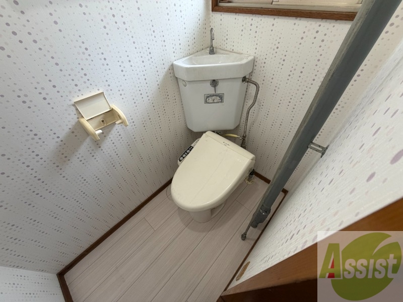 トイレ　トイレです。ウォシュレット付を探している方、おすすめです。