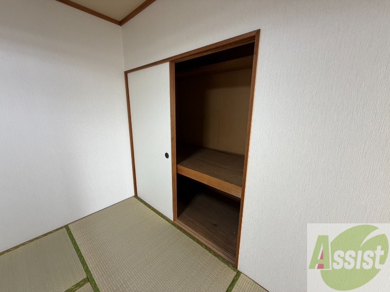 収納　寝室には収納があります。すっきり片づけましょう！