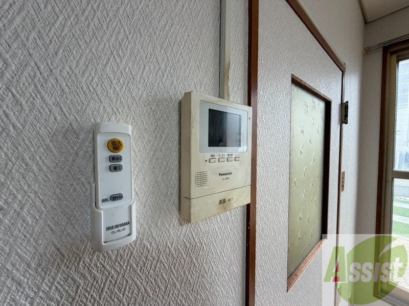 セキュリティ　ＴＶモニター付インターホンです。来客者の顔が見えるので安心！