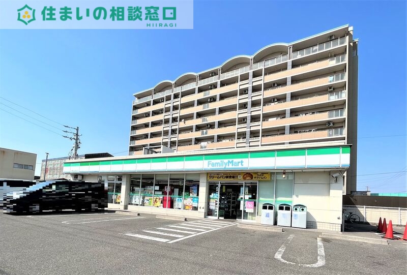 コンビニ　ファミリーマート岡崎石工団地口店（コンビニ）まで870m