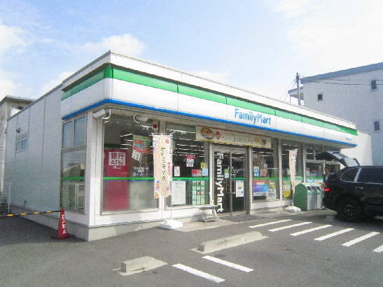 コンビニ　ファミリーマート 平塚虹ヶ浜店（コンビニ）まで465m