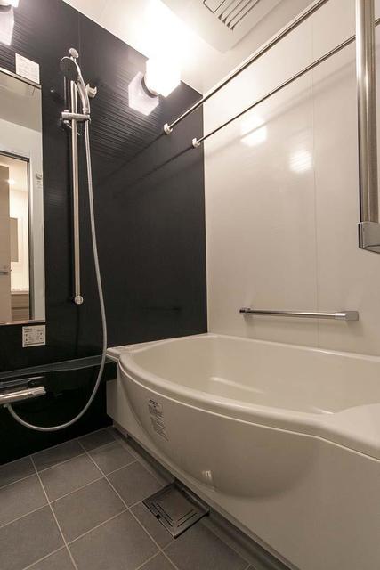 バス・シャワールーム　※写真は同タイプ住戸です。