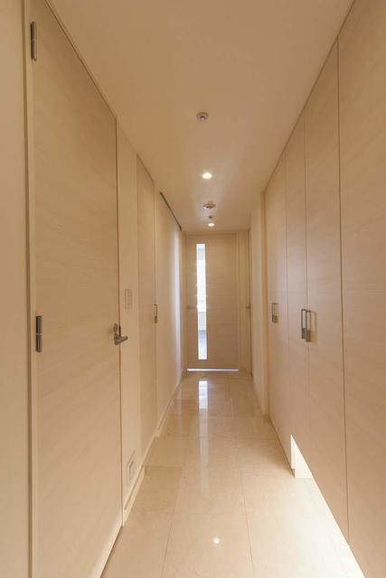 玄関　※写真は同タイプ住戸です。