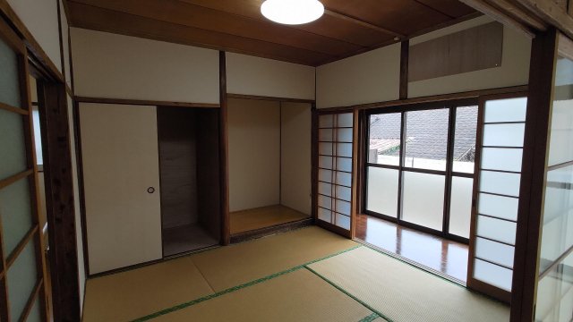 若松区中畑町 戸建の居間写真