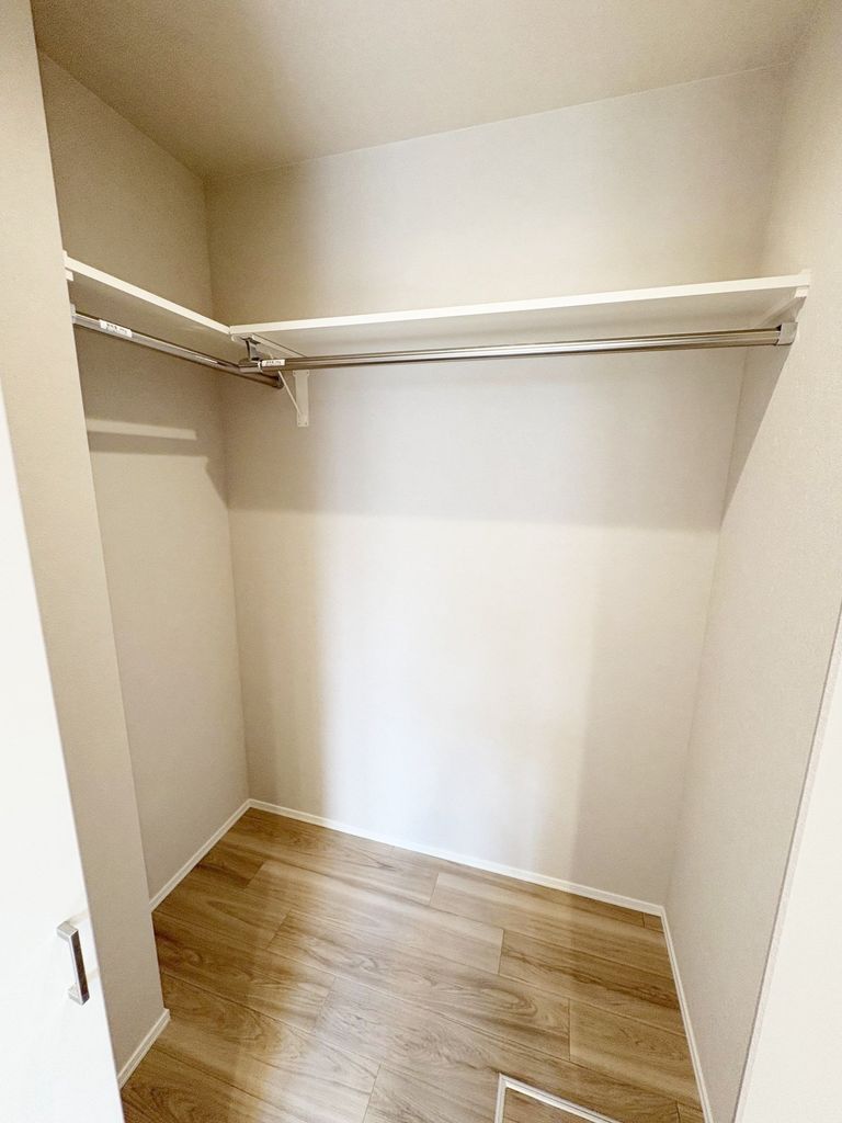 レジデンスヒューゲル鶴ヶ丘IIの内装写真