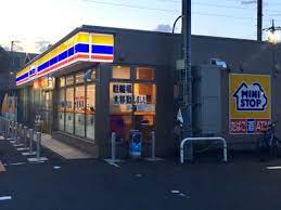 コンビニ　ミニストップ（コンビニ）まで760m