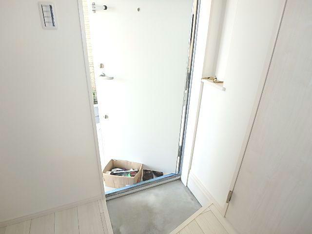 玄関　※同棟別室参考写真