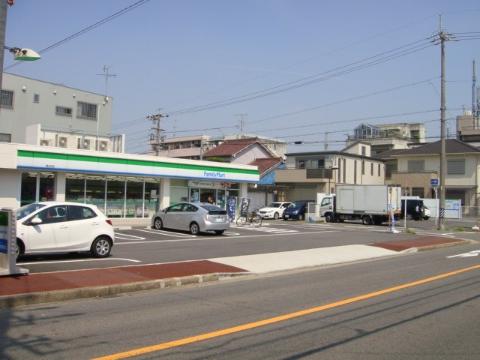 その他　ファミリーマート駒止町店（その他）まで485m