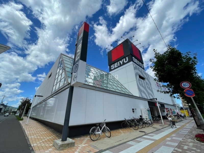 スーパー　西友平岸店（スーパー）まで182m