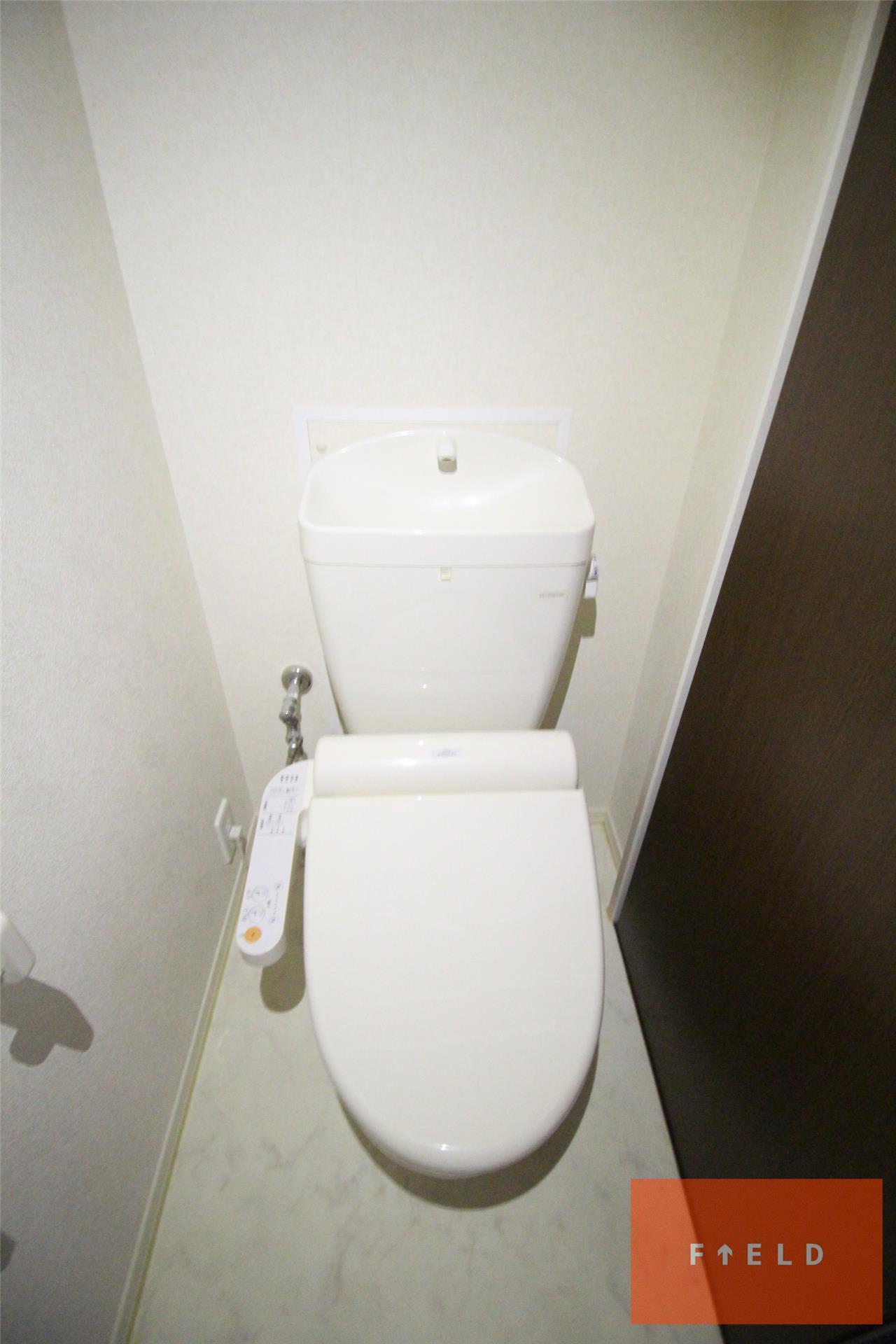 トイレ　※反転写真。現状優先。