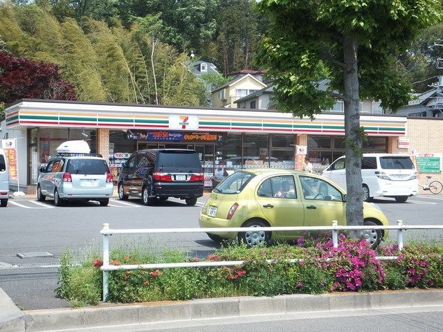 コンビニ　セブンイレブン町田南大谷店（コンビニ）まで686m