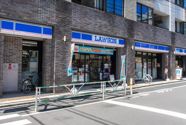 コンビニ　ローソン渋谷初台１丁目店（コンビニ）まで524m