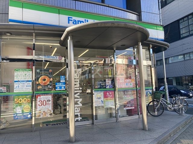 コンビニ　ファミリーマート　牛島町店（コンビニ）まで759m