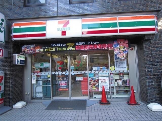 コンビニ　セブンイレブン（コンビニ）まで107m