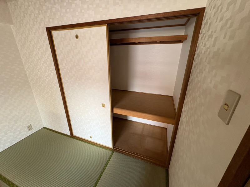 収納　寝室の収納です。部屋がすっきり片付きます。