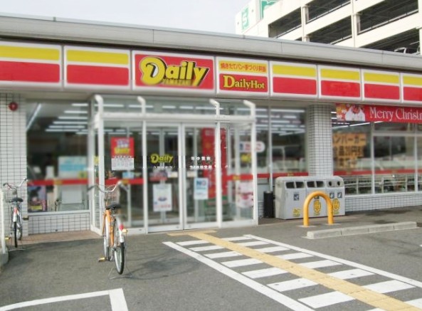コンビニ　デイリーヤマザキ 八尾泉2丁目店（コンビニ）まで209m