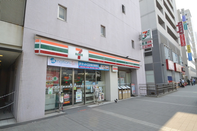 コンビニ　セブンイレブン（コンビニ）まで30m