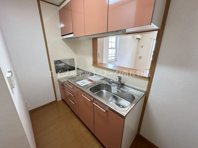 キッチン　参考：201（内装・設備が異なる場合があります。）