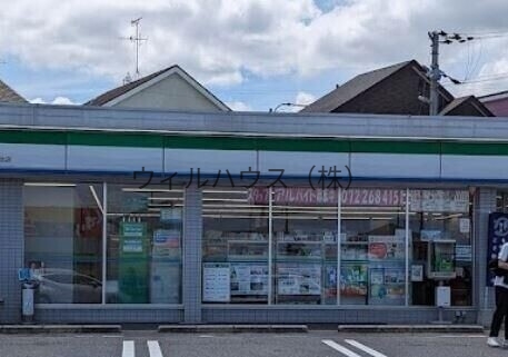 コンビニ　ファミリーマート葛の葉町北店（コンビニ）まで750m