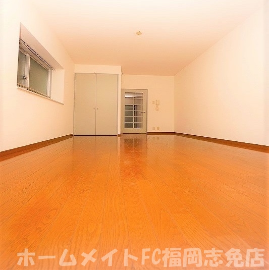 ＪＲ篠栗線 篠栗駅 徒歩8分 5階建 築30年の居間写真