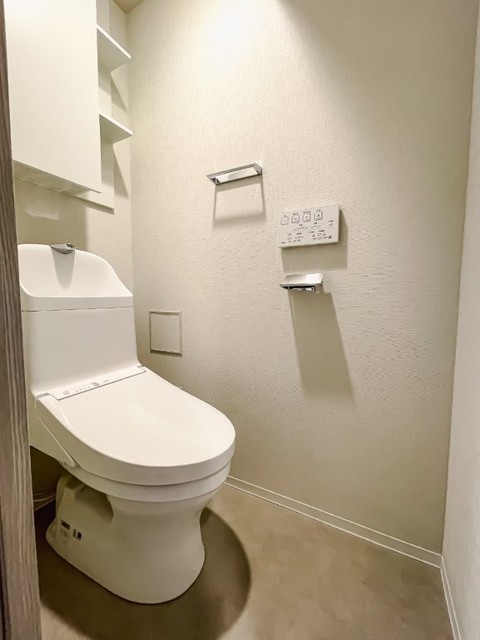 トイレ　※写真は同タイプ住戸です。