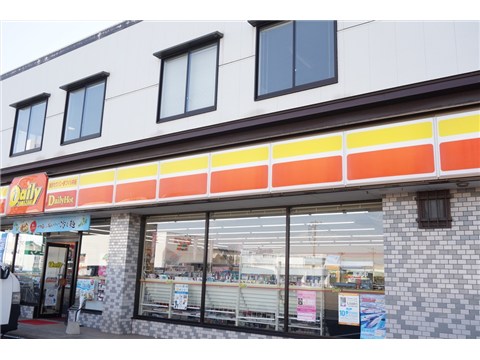 コンビニ　デイリーヤマザキ上越下源入店（コンビニ）まで900m