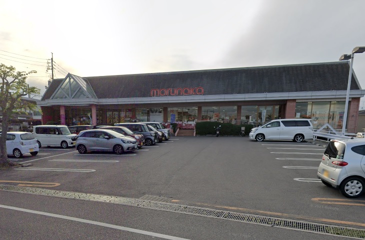 スーパー　マルナカ雄町店（スーパー）まで878m