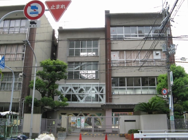 小学校　大阪市立明治小学校（小学校）まで808m