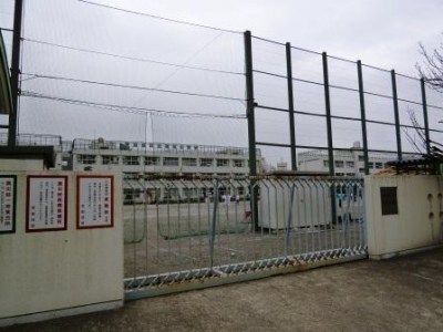 小学校　池尻小学校（小学校）まで215m
