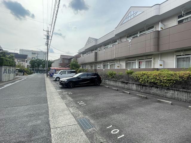 駐車場　駐車場