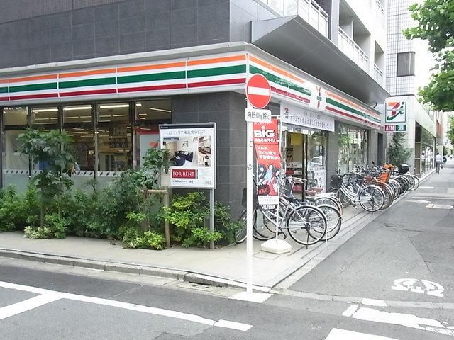 コンビニ　セブンイレブン（コンビニ）まで154m