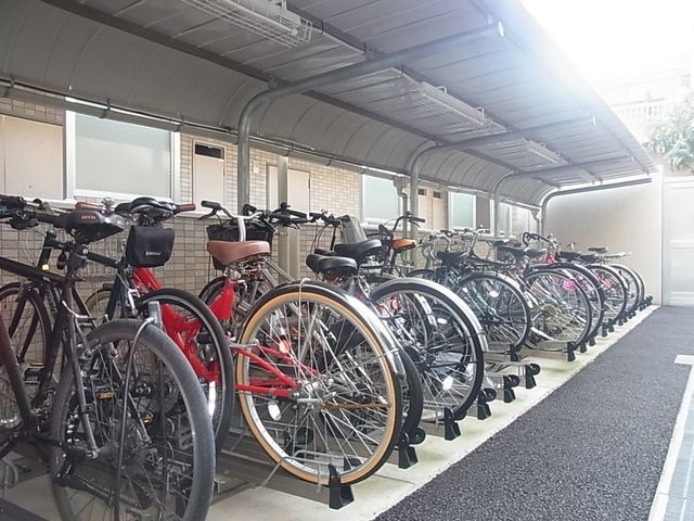 その他設備　★屋根付き駐輪場★