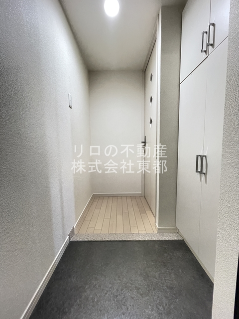 ウエストカミオの玄関写真