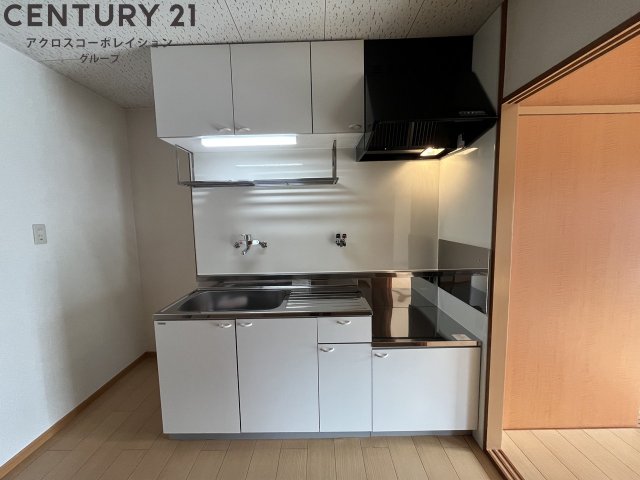 キッチン　壁付けキッチンでスペースを有効活用できます！