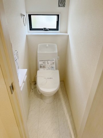 トイレ　1F