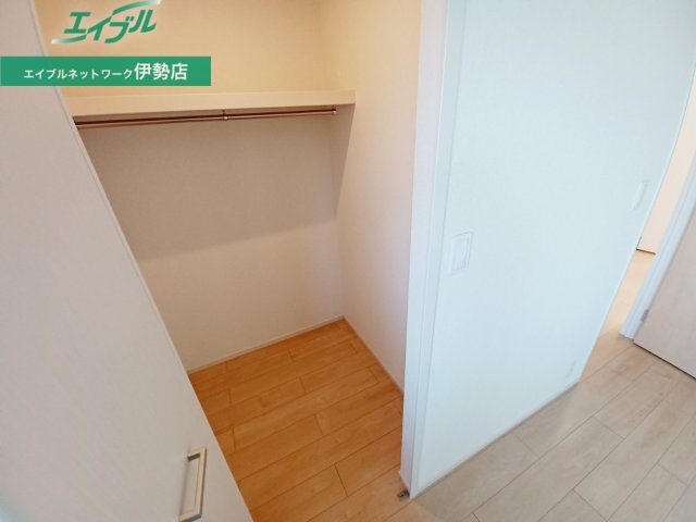 収納　同型参考写真