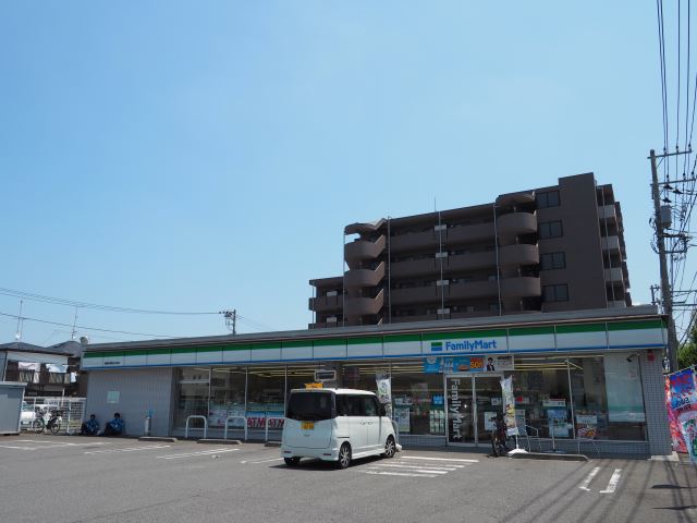 コンビニ　ファミリーマート（コンビニ）まで170m