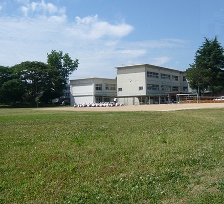 小学校　福知山市立雀部小学校（小学校）まで1938m